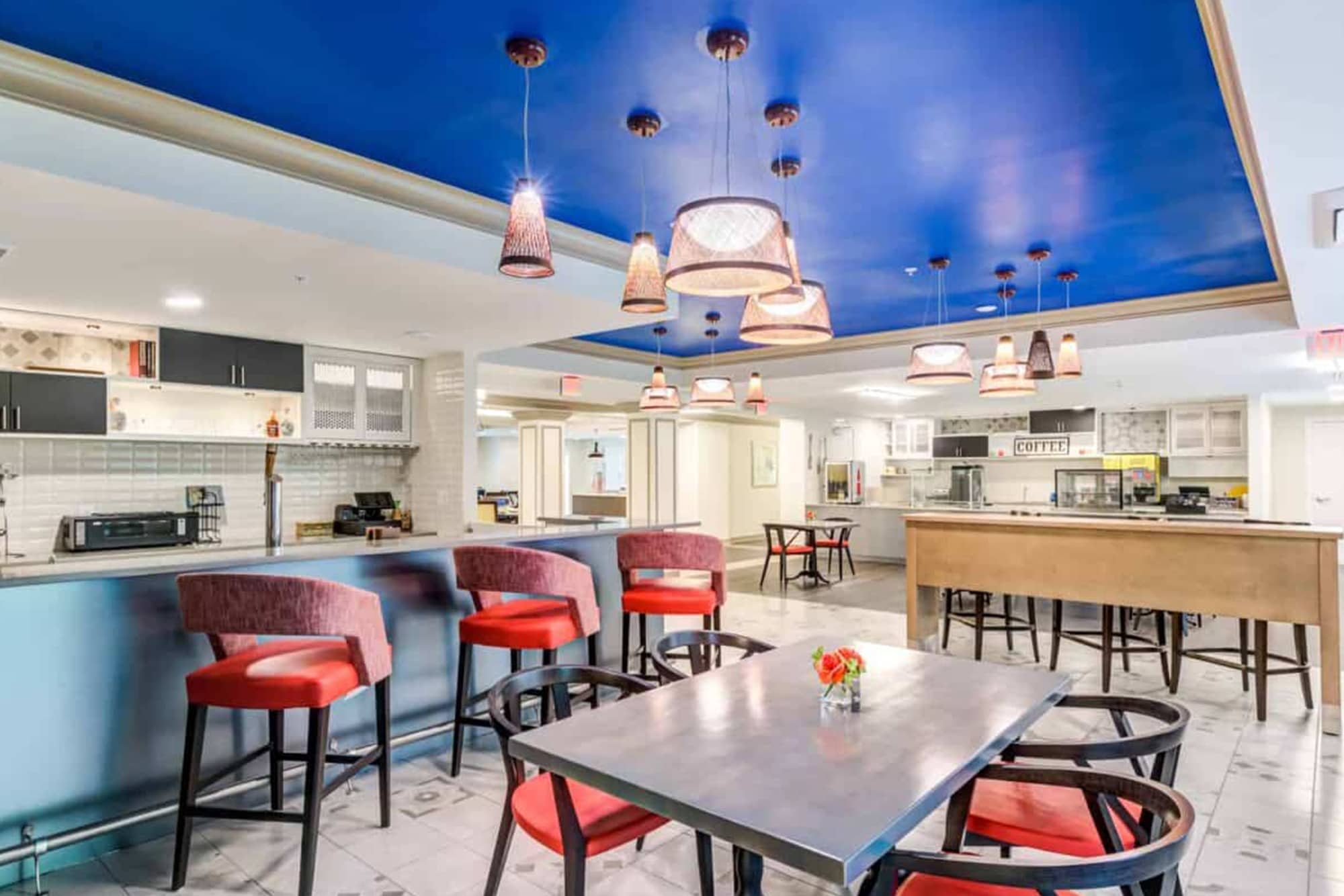 hunter_woods_cafe_fold_image