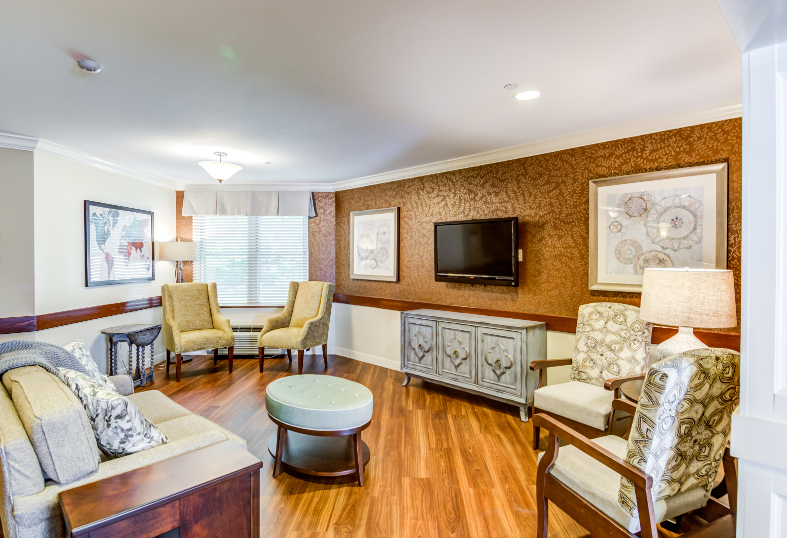 The Pines of Mount Lebanon lobby