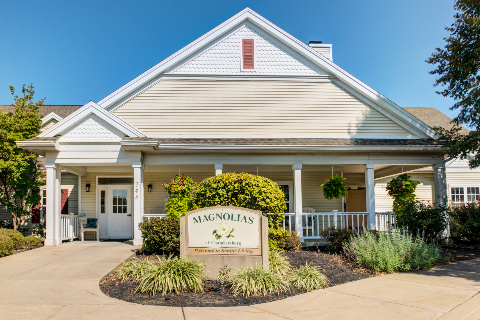 Magnolias exterior building image