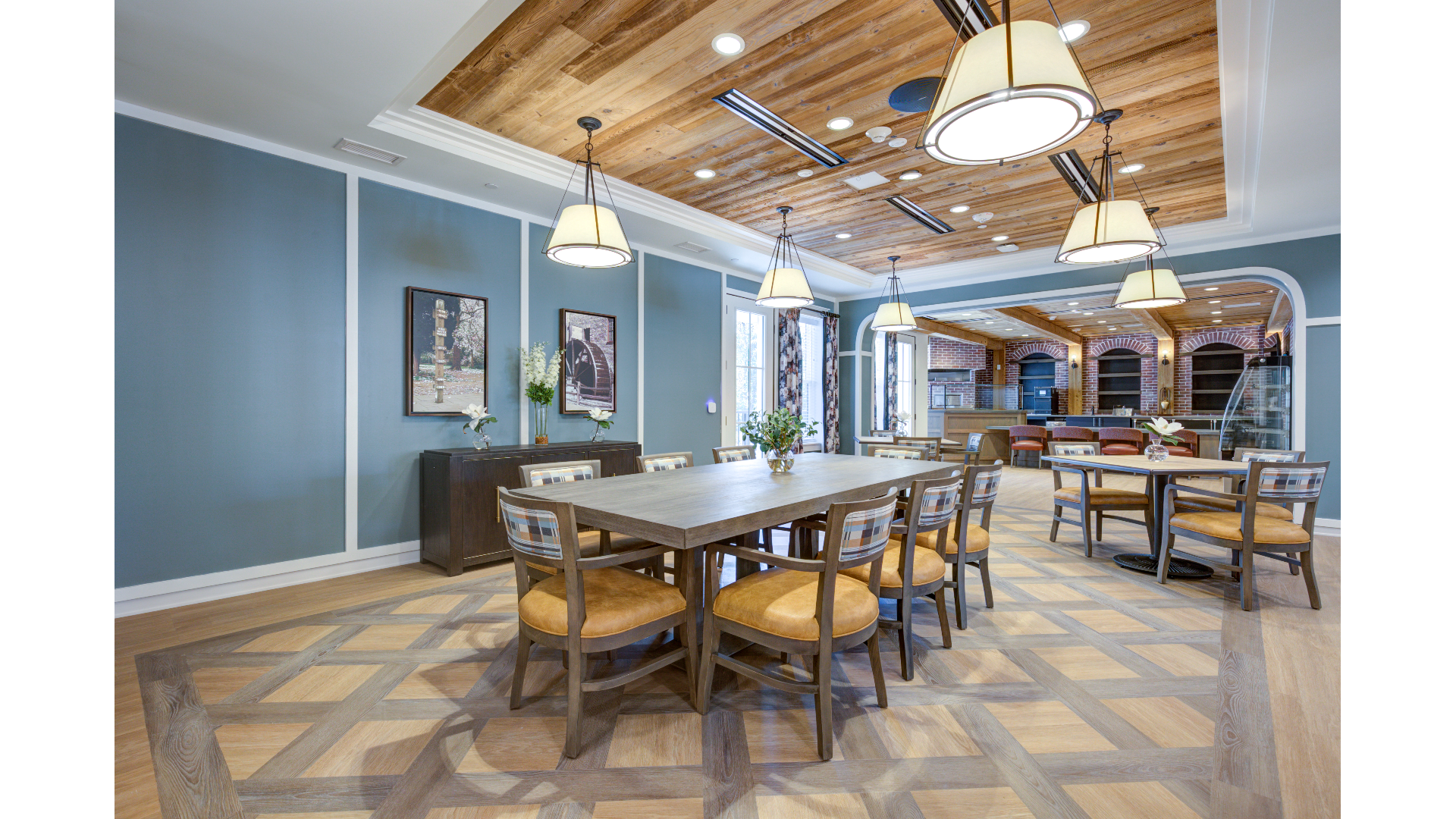 Residence at Colvin Run dining area