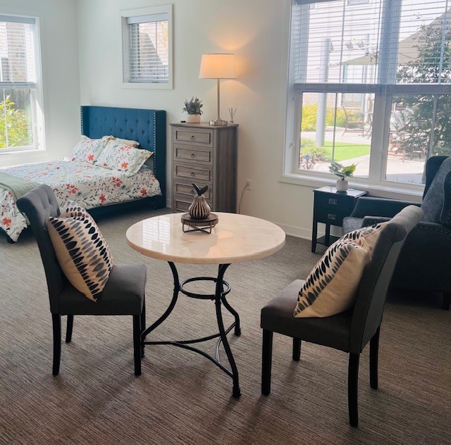 Residence at Colvin Run sitting area