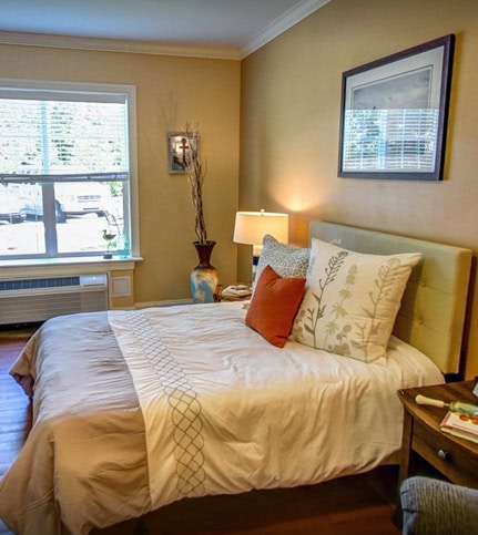 candle light cove bedroom