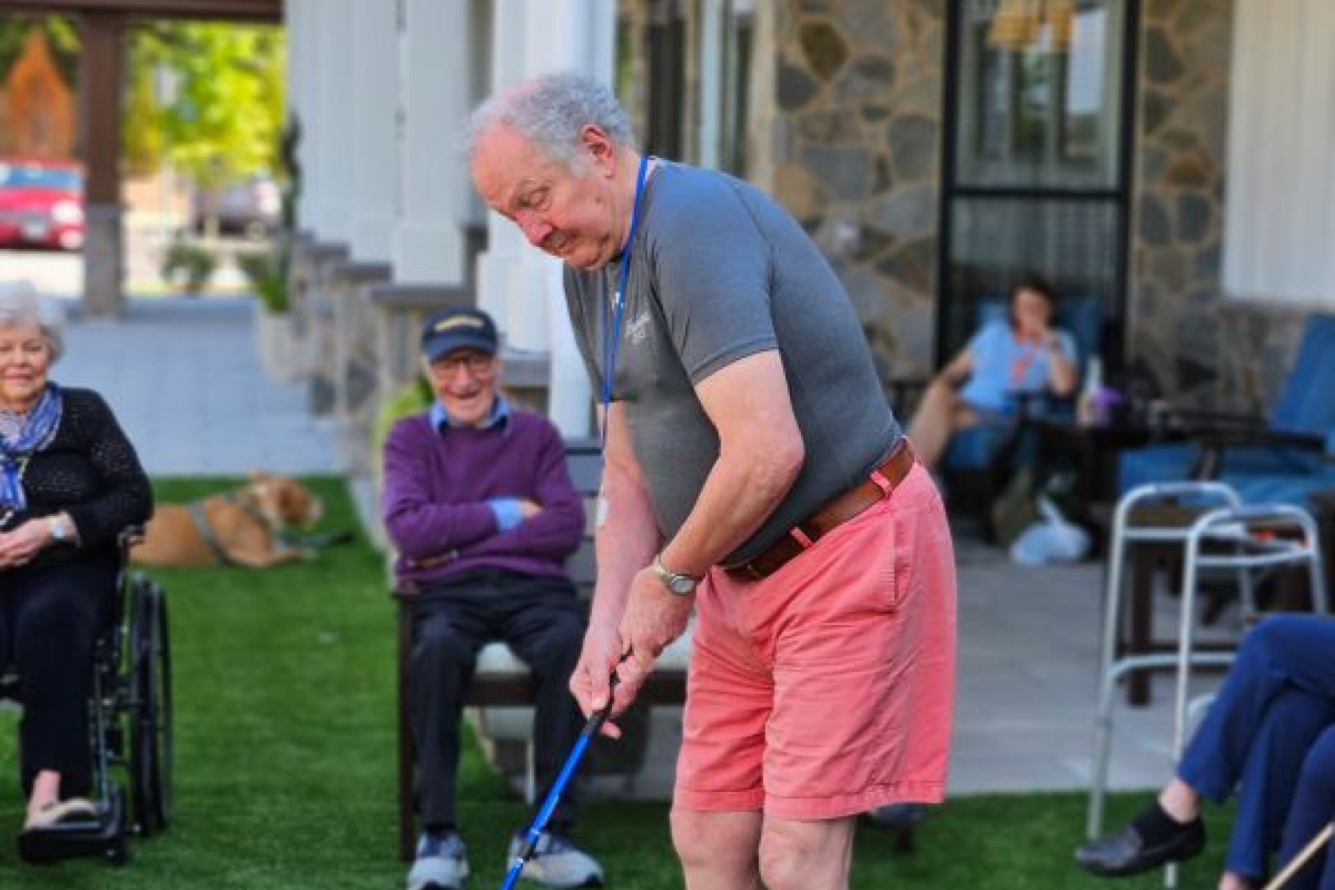 senior resident putting